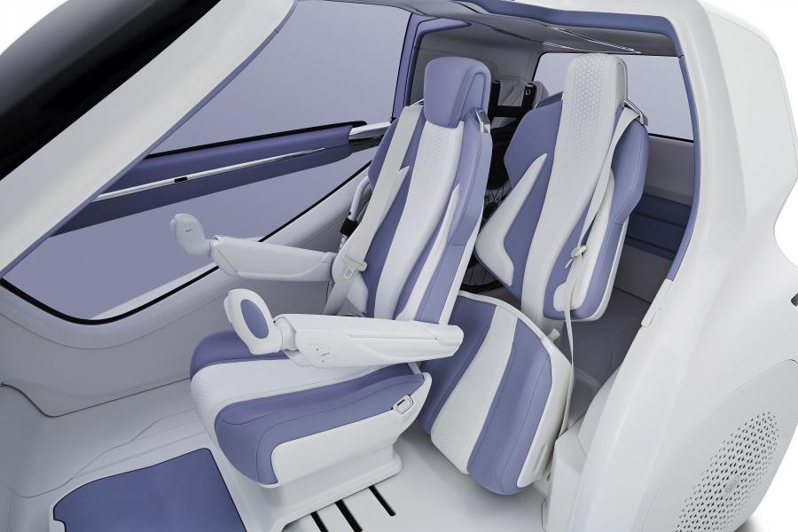 Интерьер Toyota Concept-_i Ride 2017 года  (фото 6 из 8)